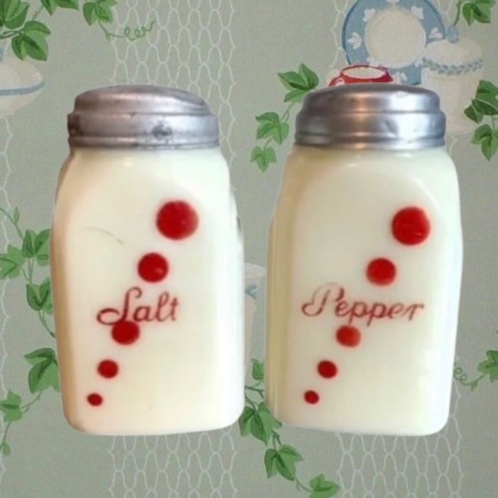 Vintage McKee Uranium Glow Red Dot Shakers Set